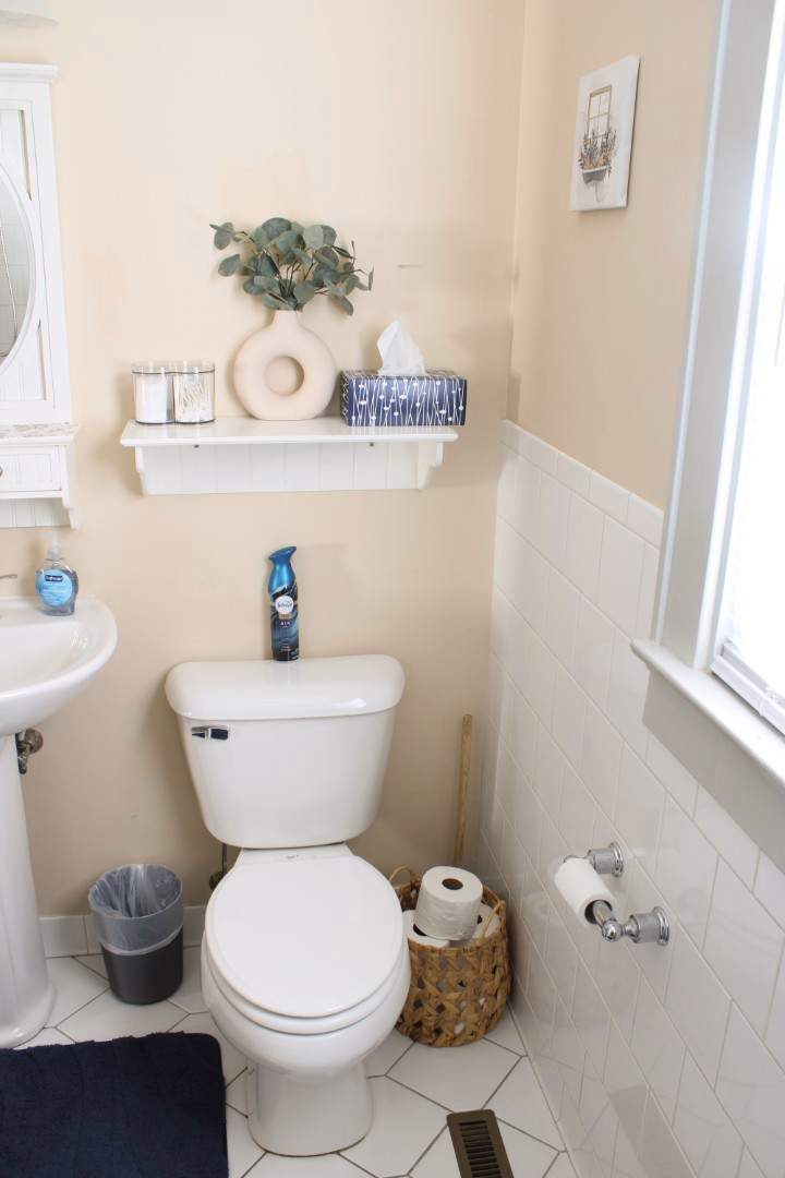 Main Level-Bathroom 1-View 3